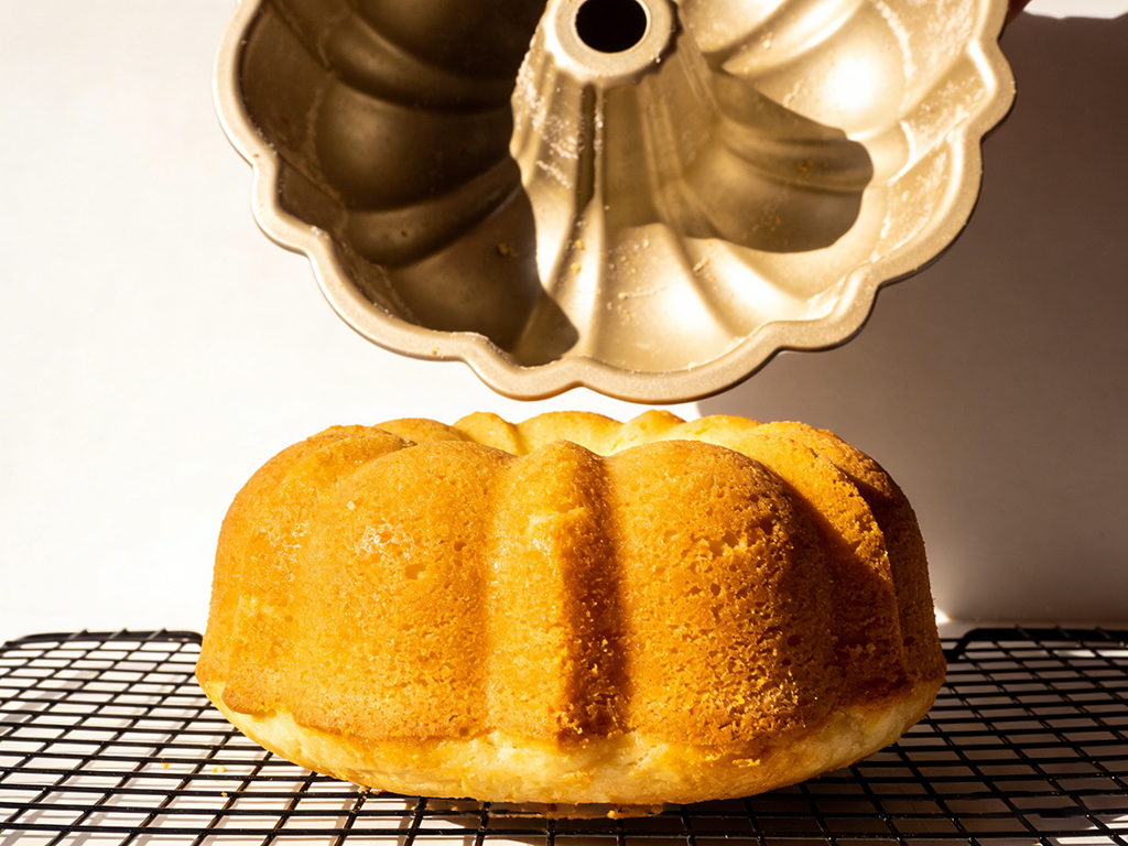 aolijue-how-to-get-cake-out-of-bundt-pan(1)